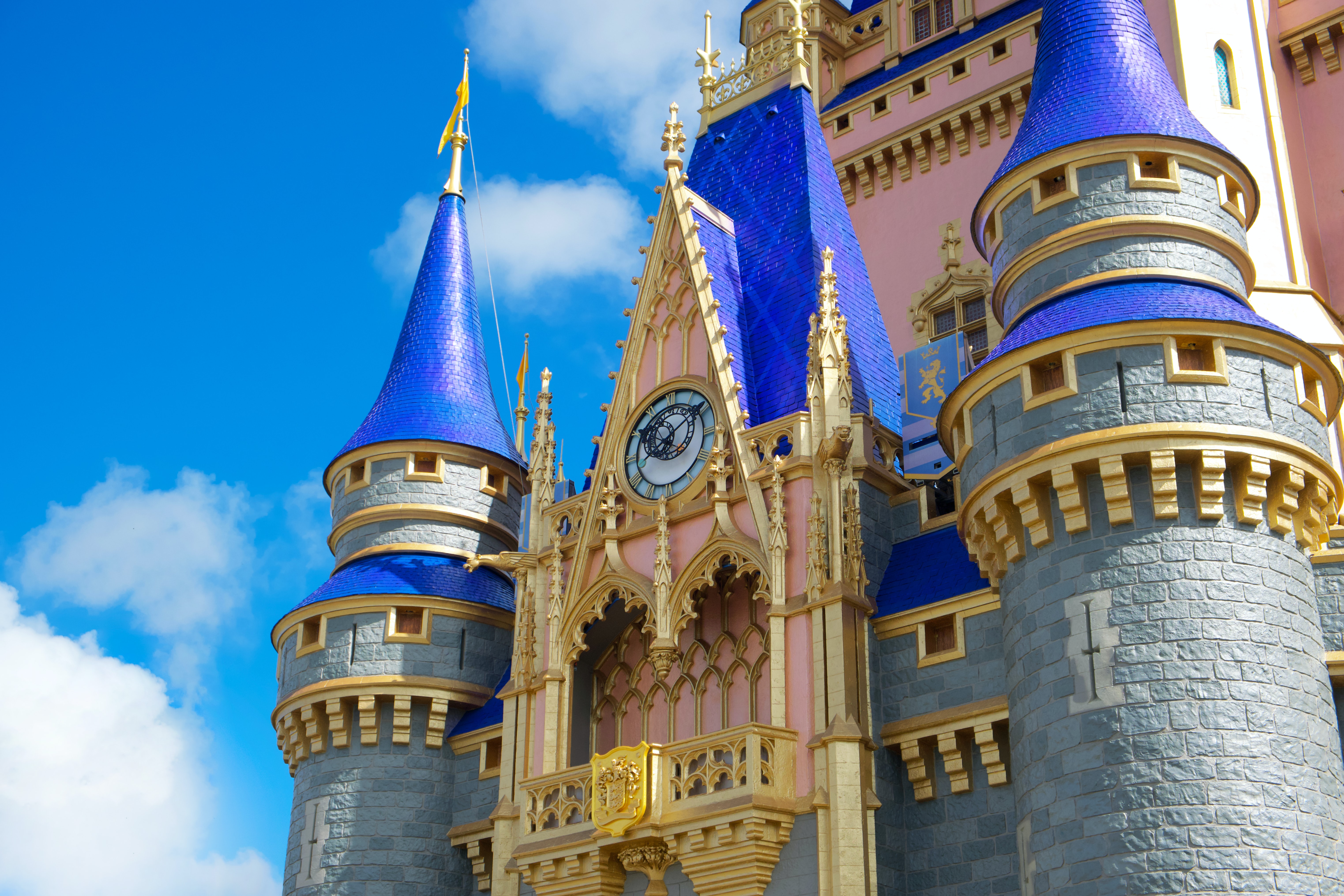 Disneyland Paris Castle. Facts. History. Visit.